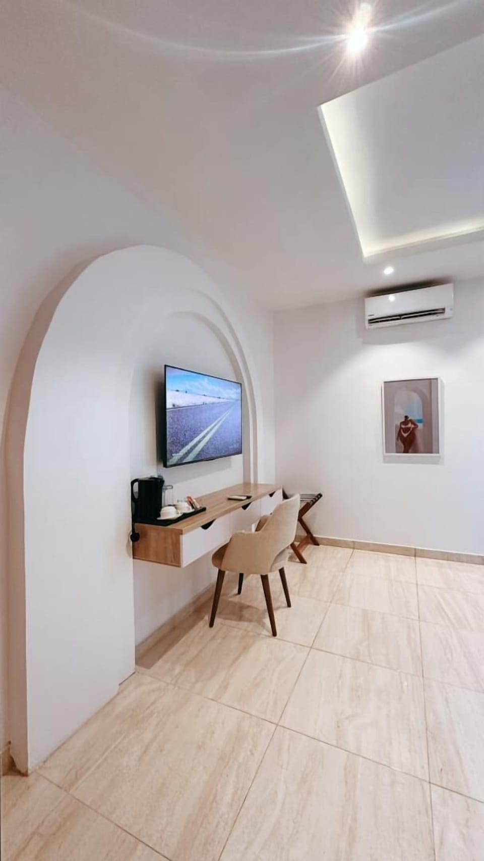 Comfort Single Room | In-room safe, desk, laptop workspace, free WiFi
