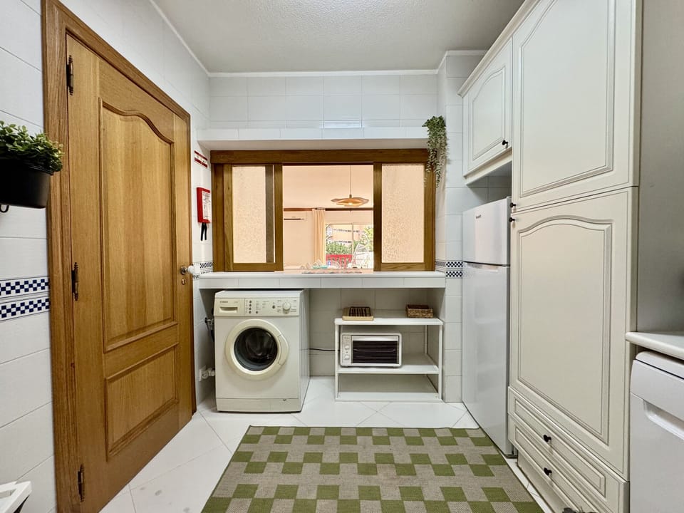 Microwave, dishwasher, coffee/tea maker, cookware/dishes/utensils