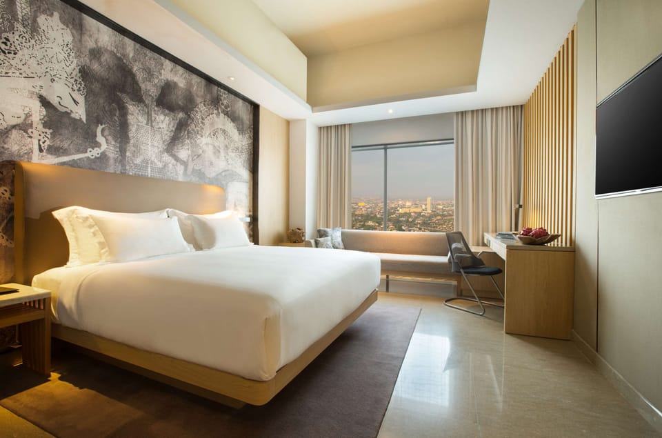 Standard Room, 1 King Bed, City View | 1 bedroom, premium bedding, down comforters, memory foam beds