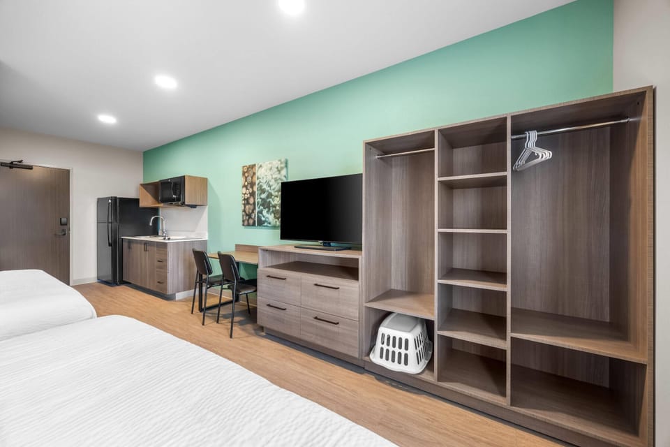 Studio, 2 Queen Beds, Non Smoking | Desk, laptop workspace, blackout drapes, free WiFi