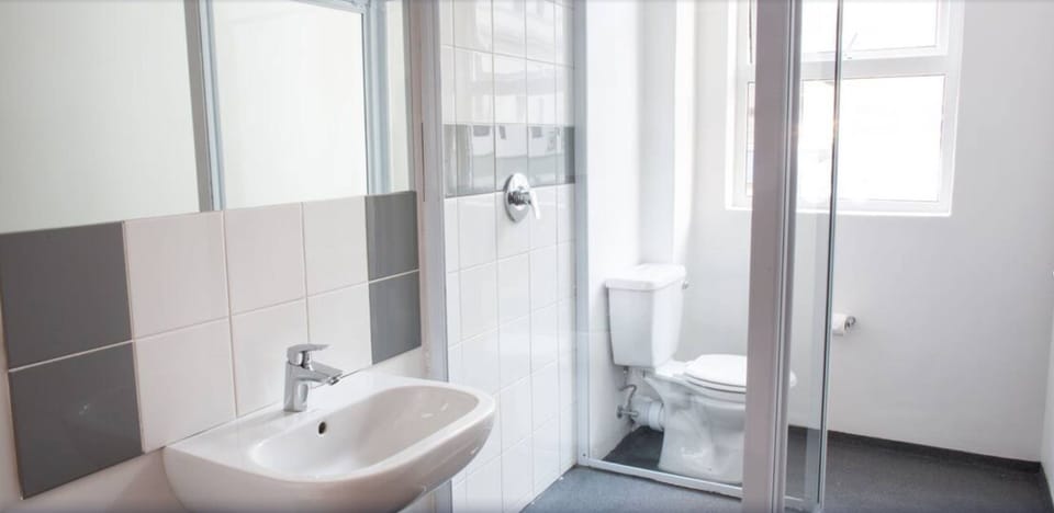 Private King/Twin | Bathroom | Shower, towels