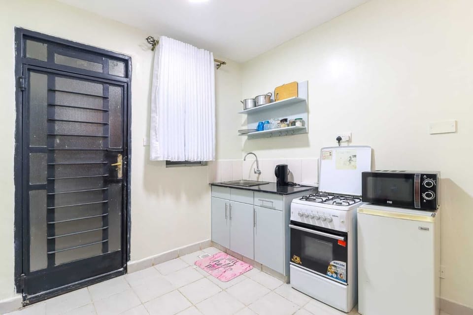 Classic Studio | Private kitchen | Fridge, microwave, oven, stovetop