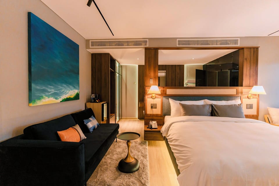 Junior Room, City View | View from room