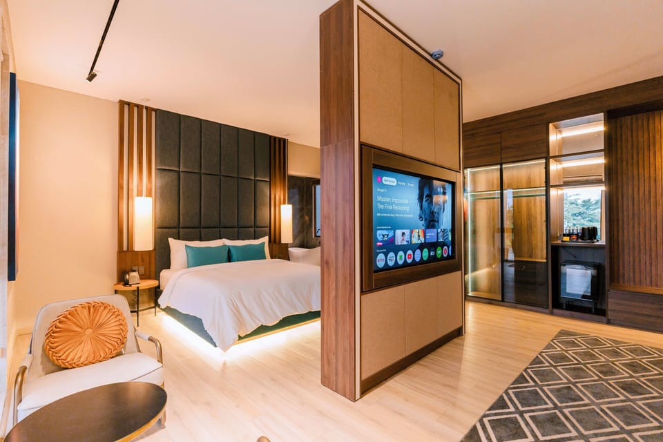 Executive Studio | Laptop workspace, WiFi (free)