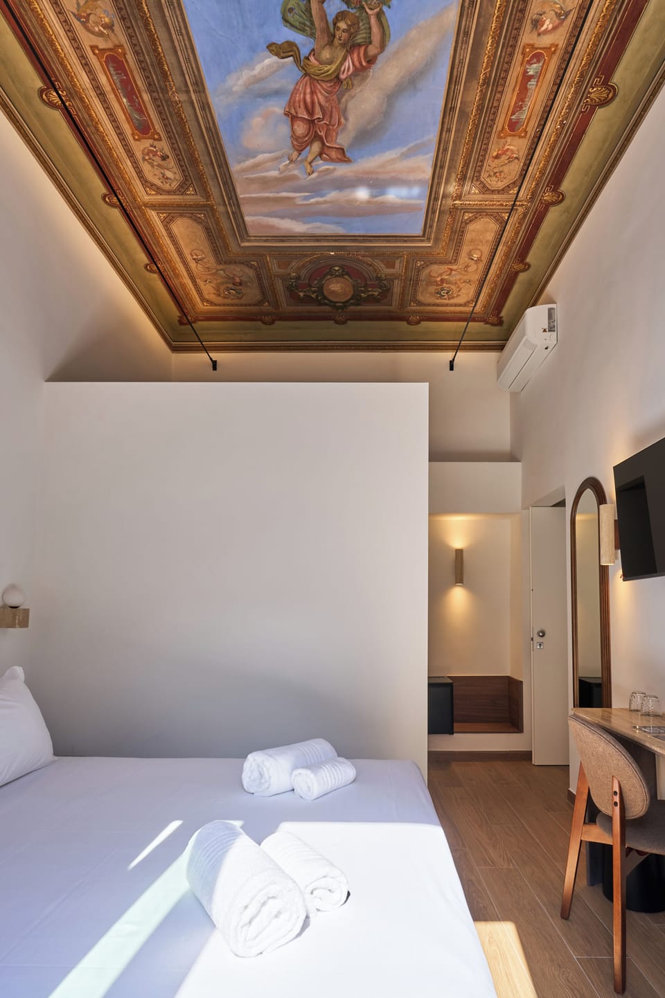 Comfort Double Room, Balcony, City View | Pillowtop beds, minibar, in-room safe, desk