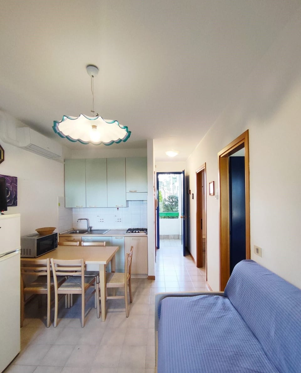 Apartment, 2 Bedrooms, Balcony, City View | Dining room