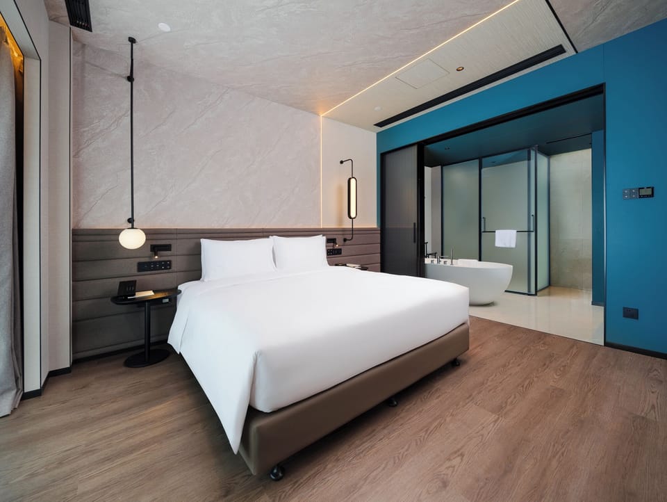 Executive Suite, 1 Bedroom | Premium bedding, down comforters, pillowtop beds, in-room safe