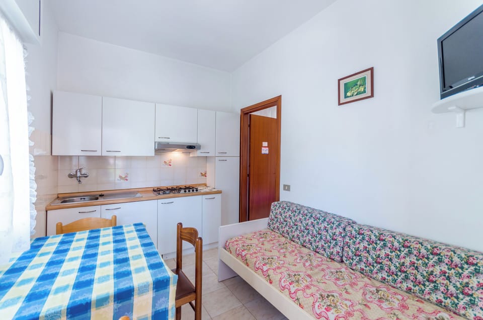 Apartment, 1 Bedroom, Balcony | Interior