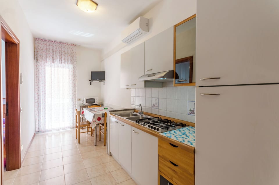 Apartment, 1 Bedroom, Balcony | Interior