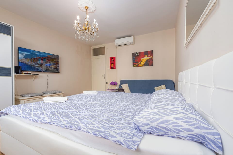 Classic Apartment, Partial Sea View | WiFi (free)
