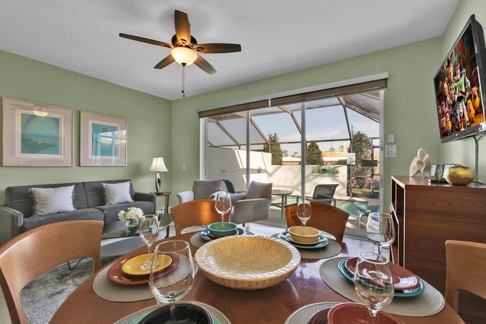 Townhome, 3 Bedrooms | Dining