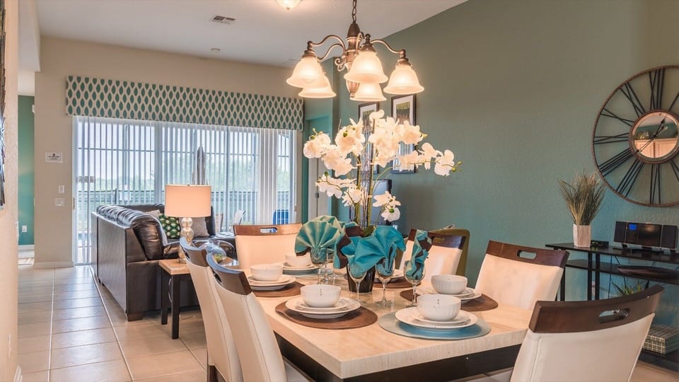 House, 4 Bedrooms | Dining