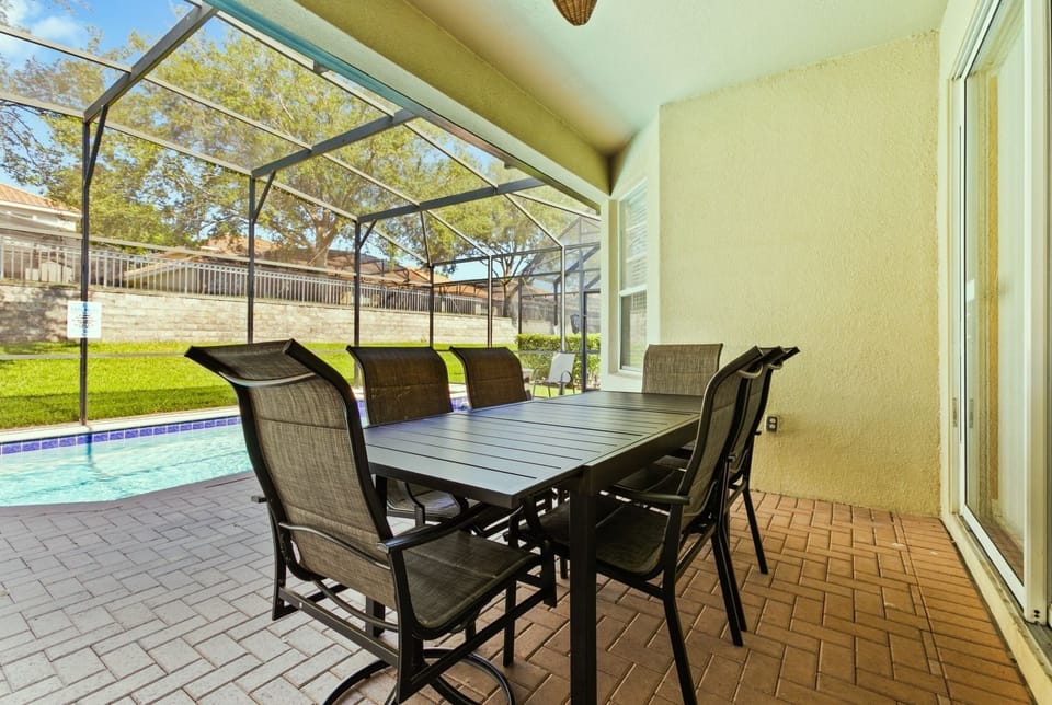 House, 5 Bedrooms | Outdoor dining