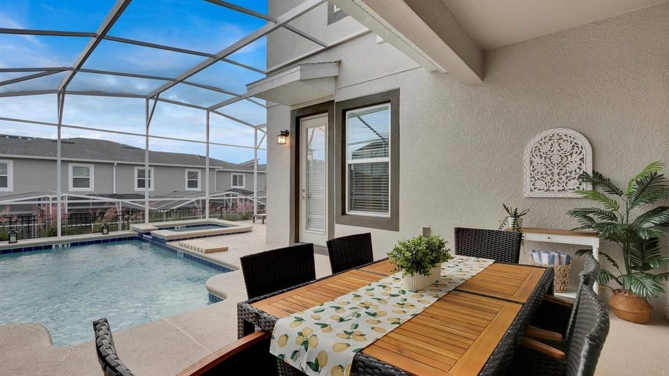 House, 5 Bedrooms | Outdoor dining