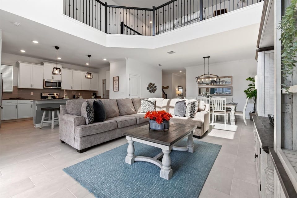House, 5 Bedrooms | Living area | Smart TV