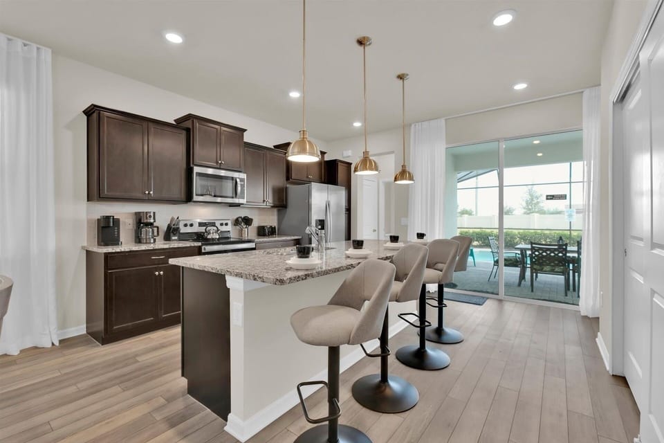 House, 5 Bedrooms | Private kitchen | Coffee/tea maker, fridge, oven, toaster