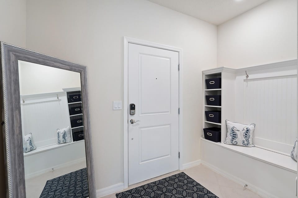 Townhome, 5 Bedrooms | Interior
