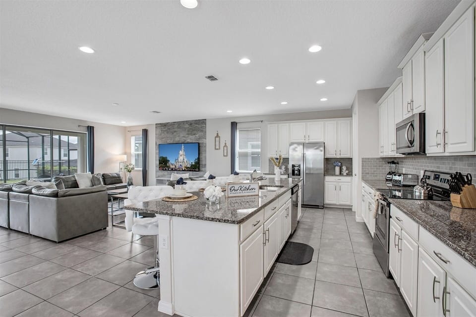 House, 6 Bedrooms | Private kitchen | Coffee/tea maker, fridge, oven, toaster
