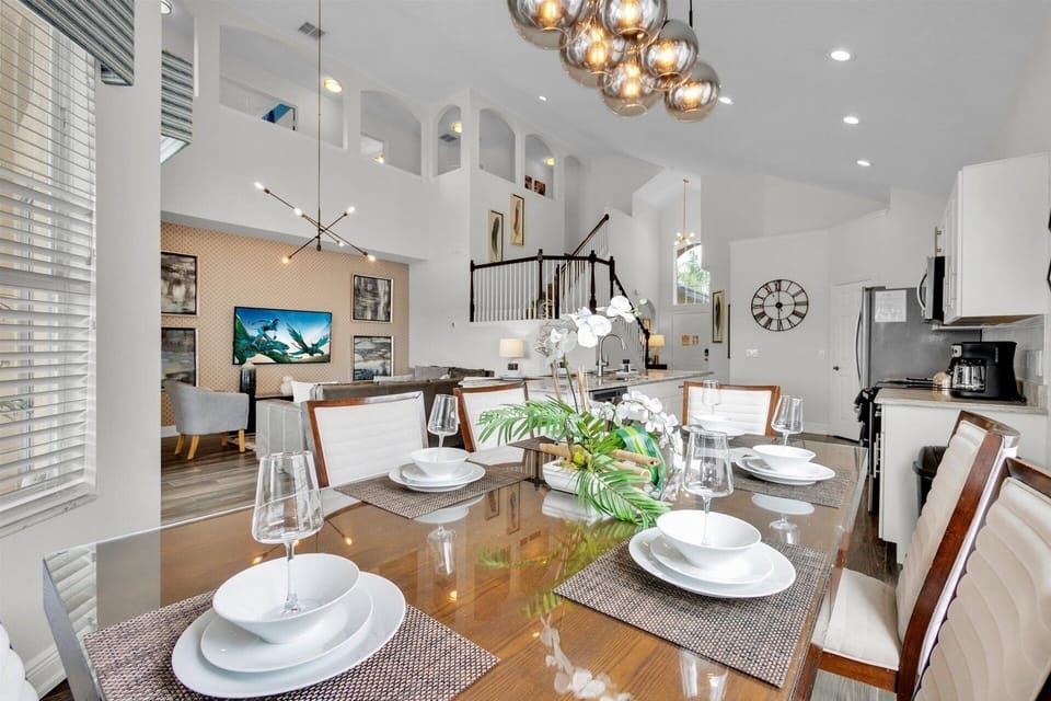 House, 6 Bedrooms | Dining