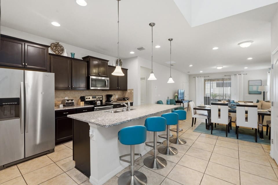 House, 6 Bedrooms | Private kitchen | Coffee/tea maker, fridge, oven, toaster