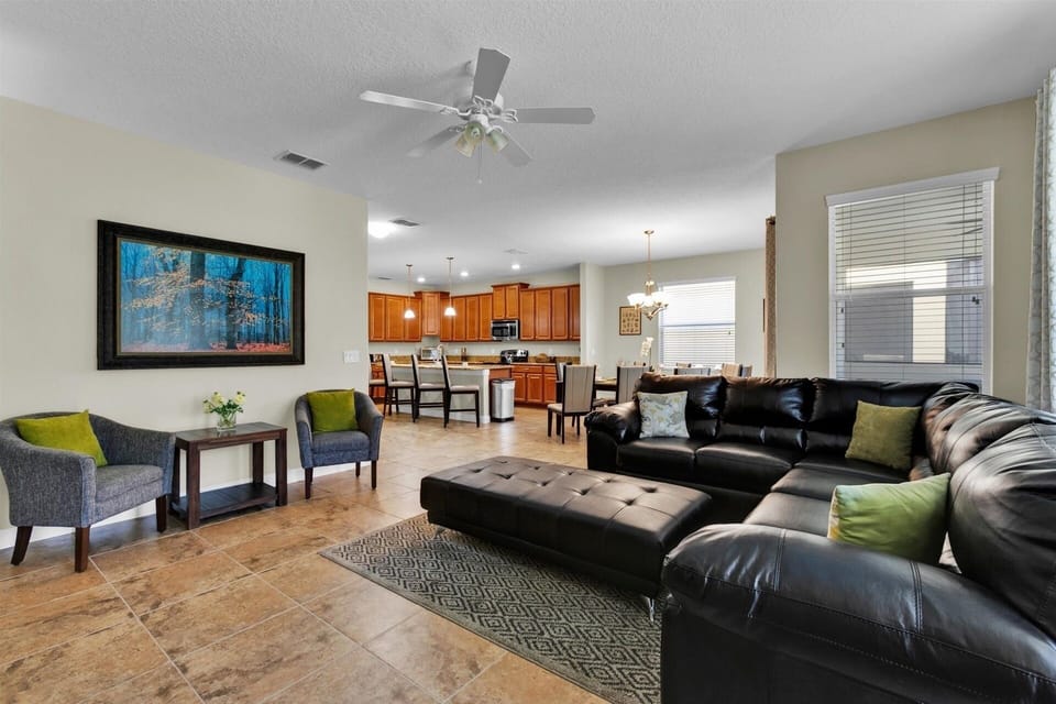 House, 6 Bedrooms | Living area | Smart TV