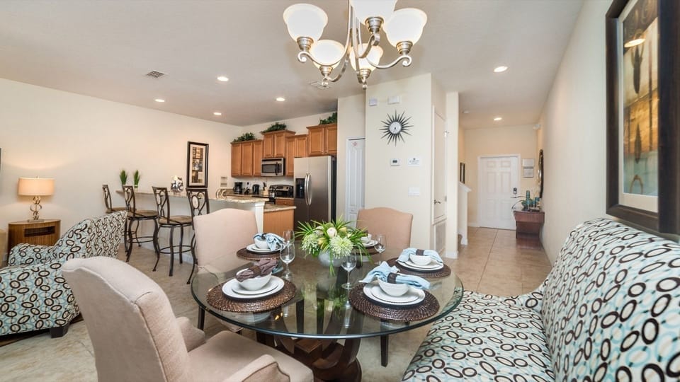 Townhome, 4 Bedrooms | Dining