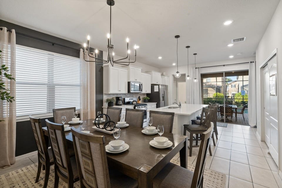 House, 5 Bedrooms | Dining