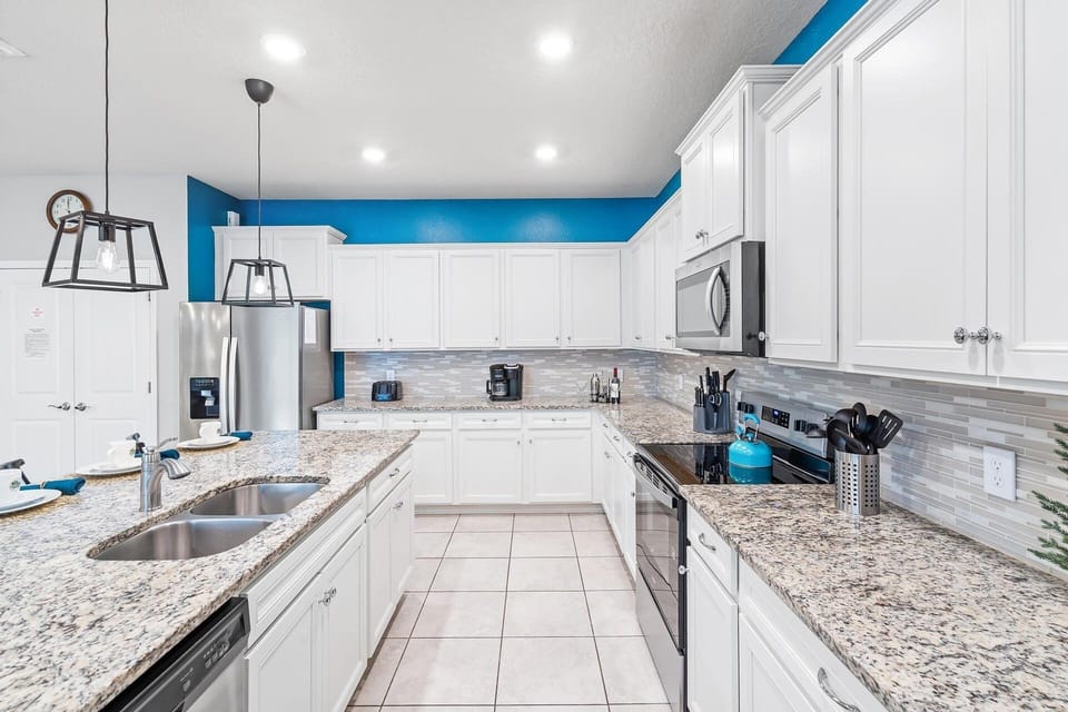 House, Multiple Bedrooms | Private kitchen | Coffee/tea maker, fridge, oven, toaster