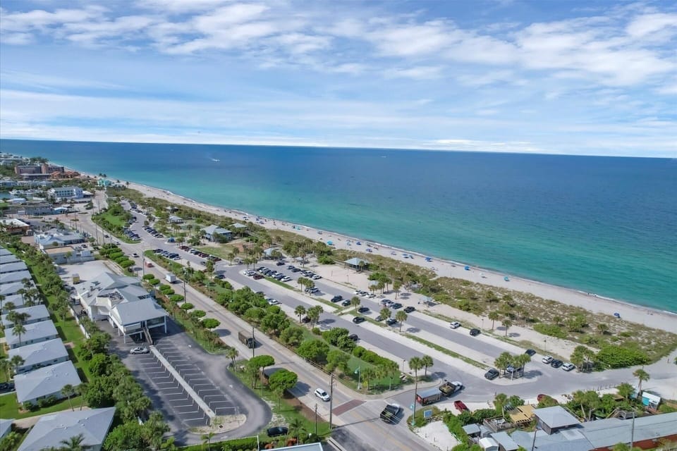 House, 5 Bedrooms | Aerial view