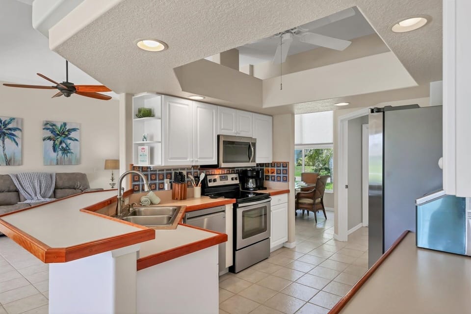 House, 3 Bedrooms | Private kitchen | Coffee/tea maker, fridge, oven, toaster