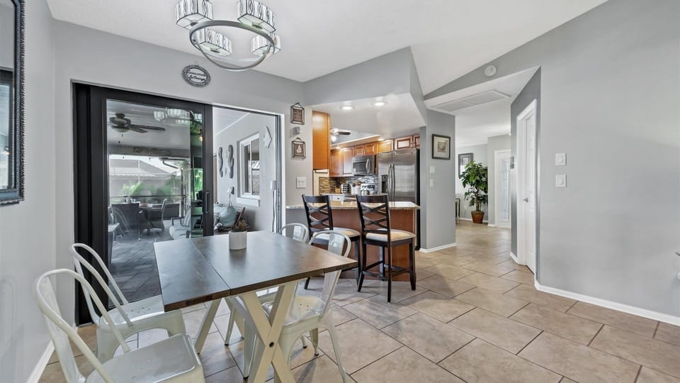 House, 3 Bedrooms | Dining