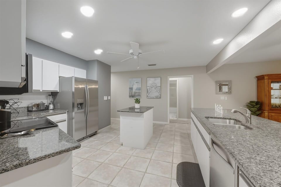 House, 3 Bedrooms | Private kitchen | Coffee/tea maker, fridge, oven, toaster
