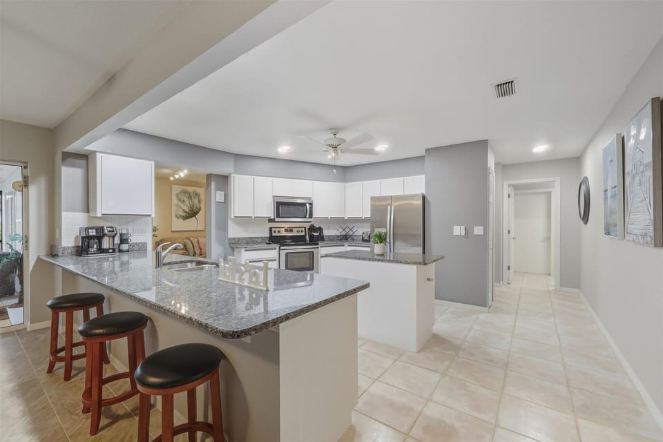 House, 3 Bedrooms | Private kitchen | Coffee/tea maker, fridge, oven, toaster