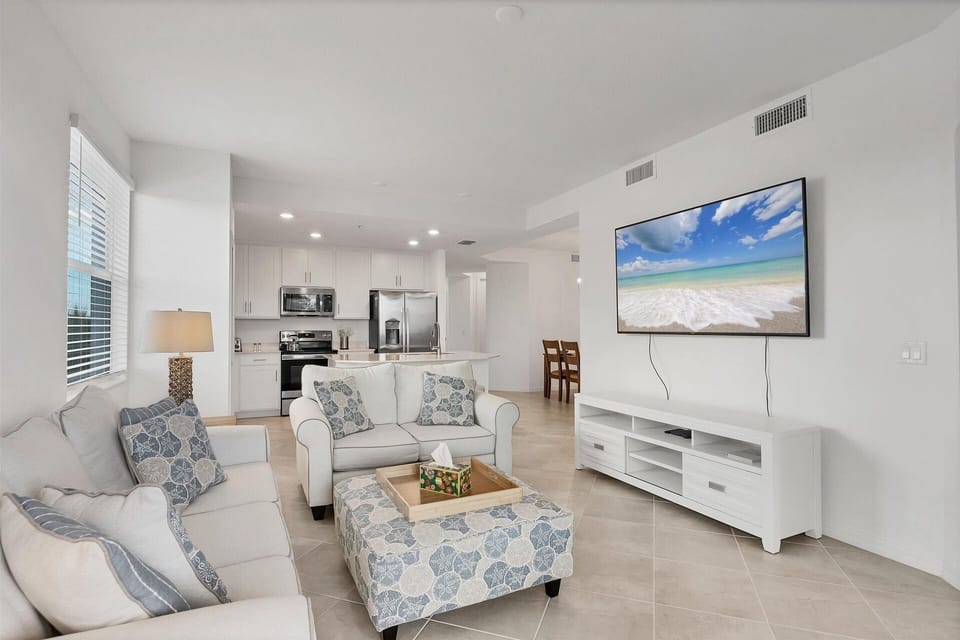 Condo, 3 Bedrooms | Living area | Smart TV