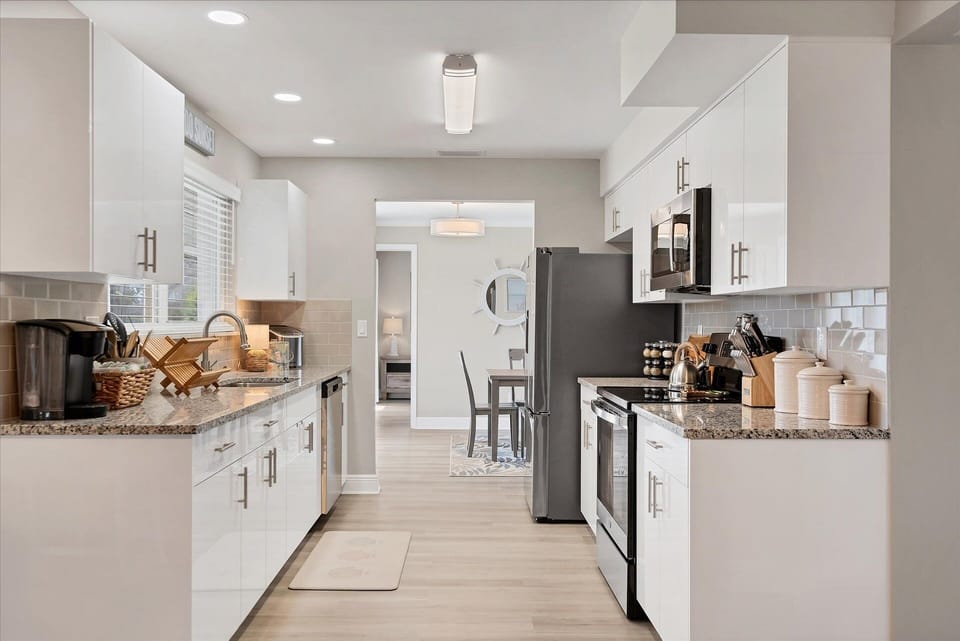 House, 3 Bedrooms | Private kitchen | Coffee/tea maker, fridge, oven, toaster