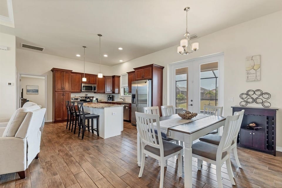 House, 3 Bedrooms | Dining