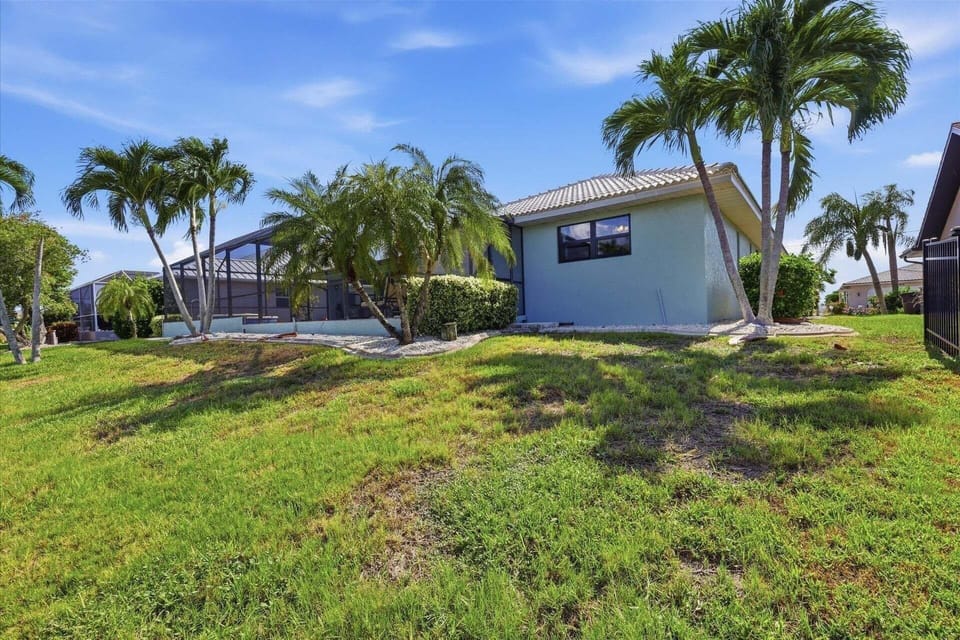 House, 3 Bedrooms | Property grounds