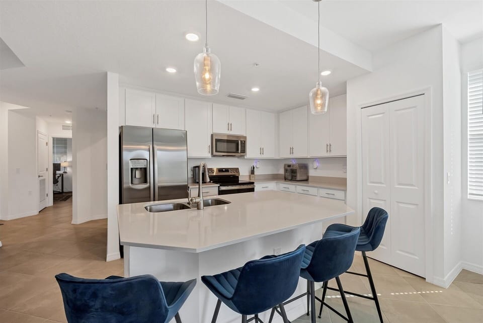 Condo, 3 Bedrooms | Private kitchen | Coffee/tea maker, fridge, oven, toaster