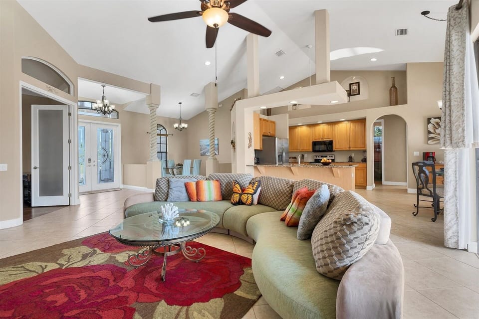House, 4 Bedrooms | Living area