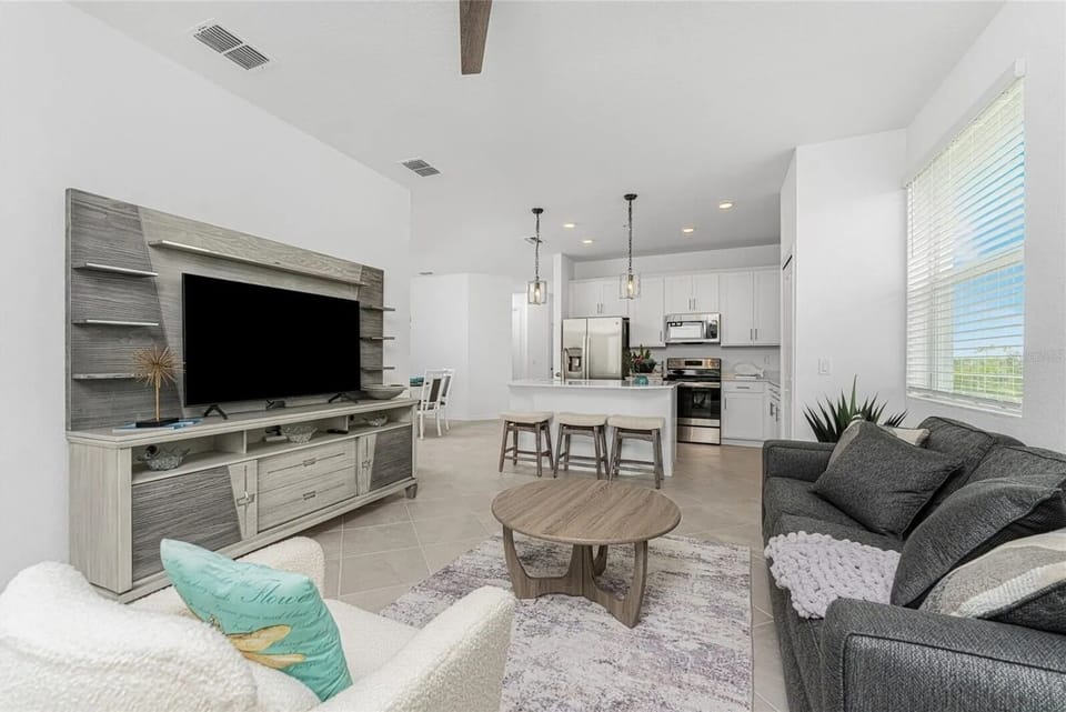 Condo, 3 Bedrooms | Living area | Smart TV