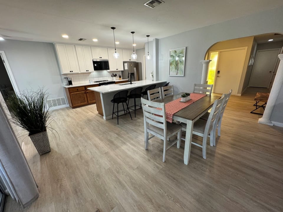 House, 3 Bedrooms | Dining