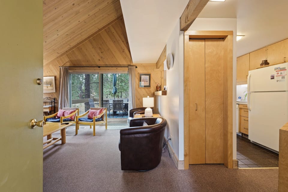 Condo, 2 Bedrooms | Interior