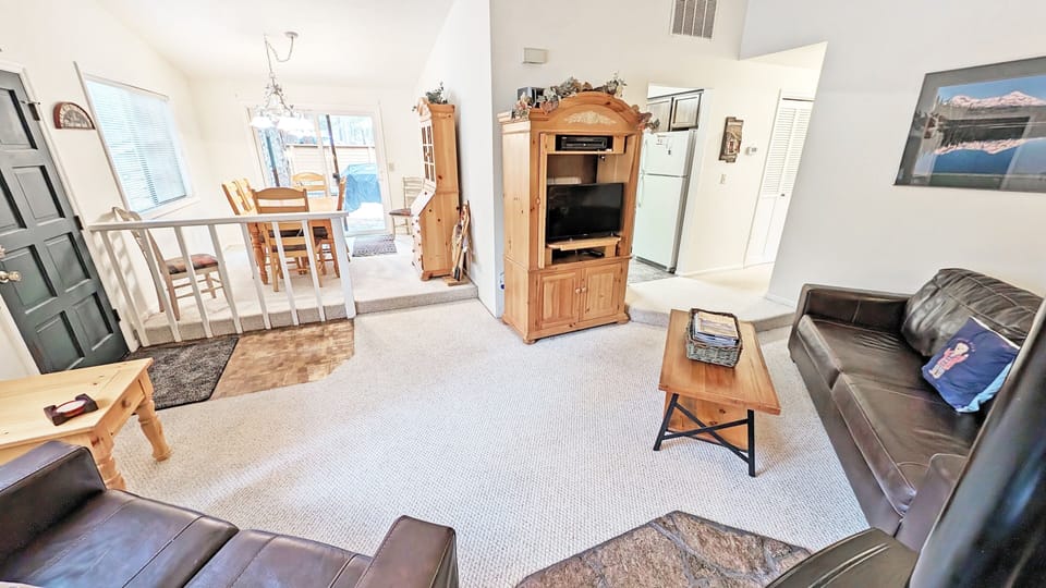 House, 3 Bedrooms | Living area | Smart TV