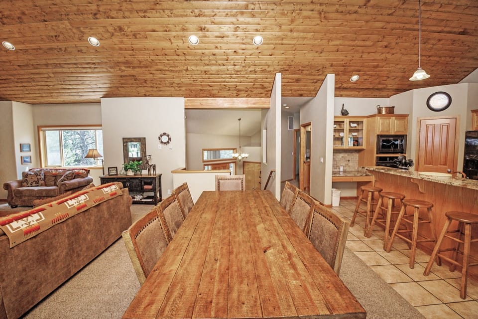 House, 5 Bedrooms | Dining