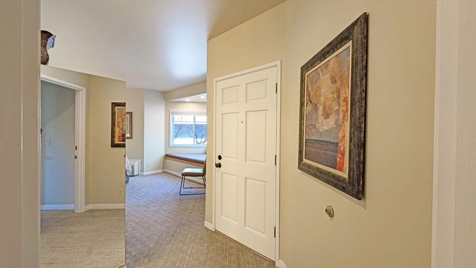 Condo, 2 Bedrooms | Interior