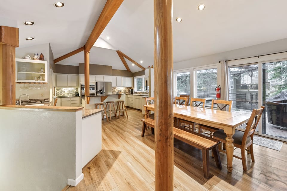 House, 4 Bedrooms | Dining