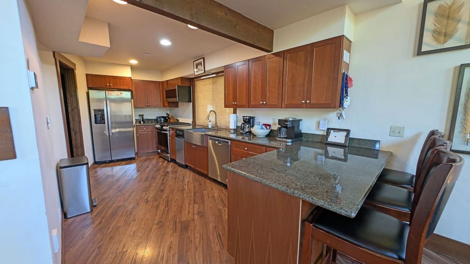 House, 5 Bedrooms | Private kitchen | Fridge, oven, coffee/tea maker, toaster