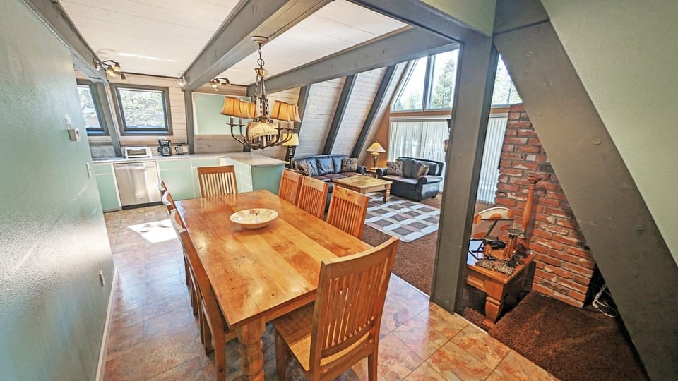 House, 3 Bedrooms | Living area