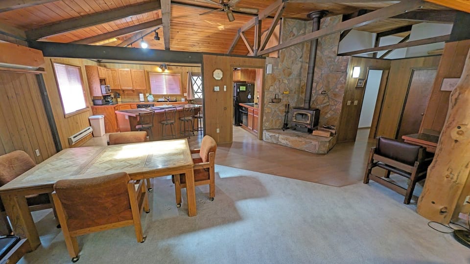 House, 2 Bedrooms | Dining