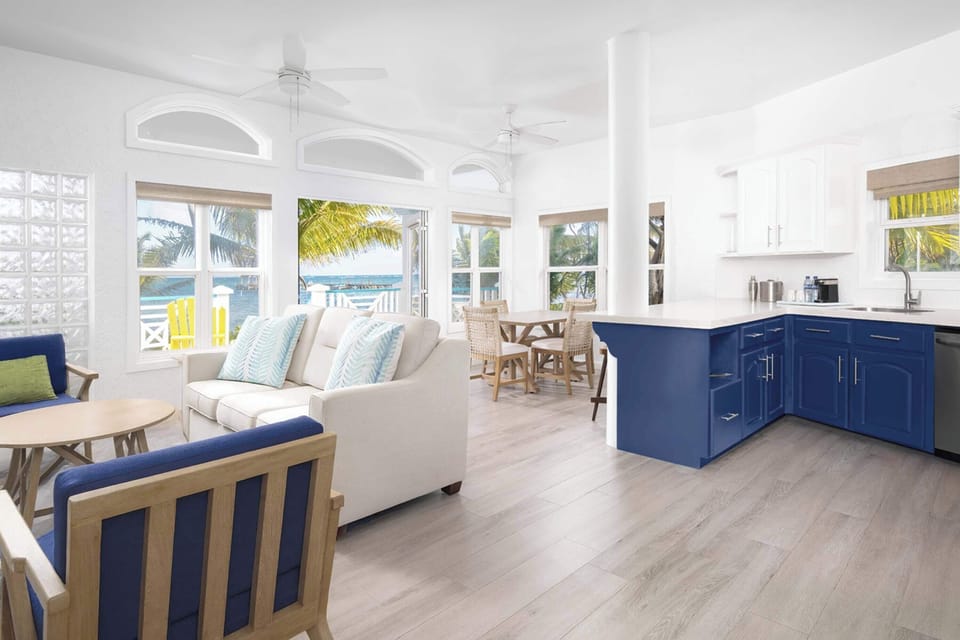 2 Bedroom Oceanfront Suite | Living area
